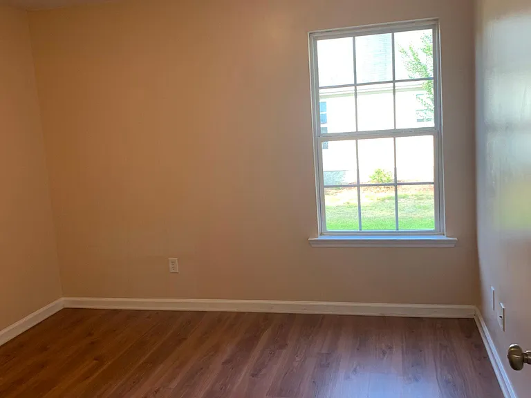 950 Watsonia Dr — Photo 25