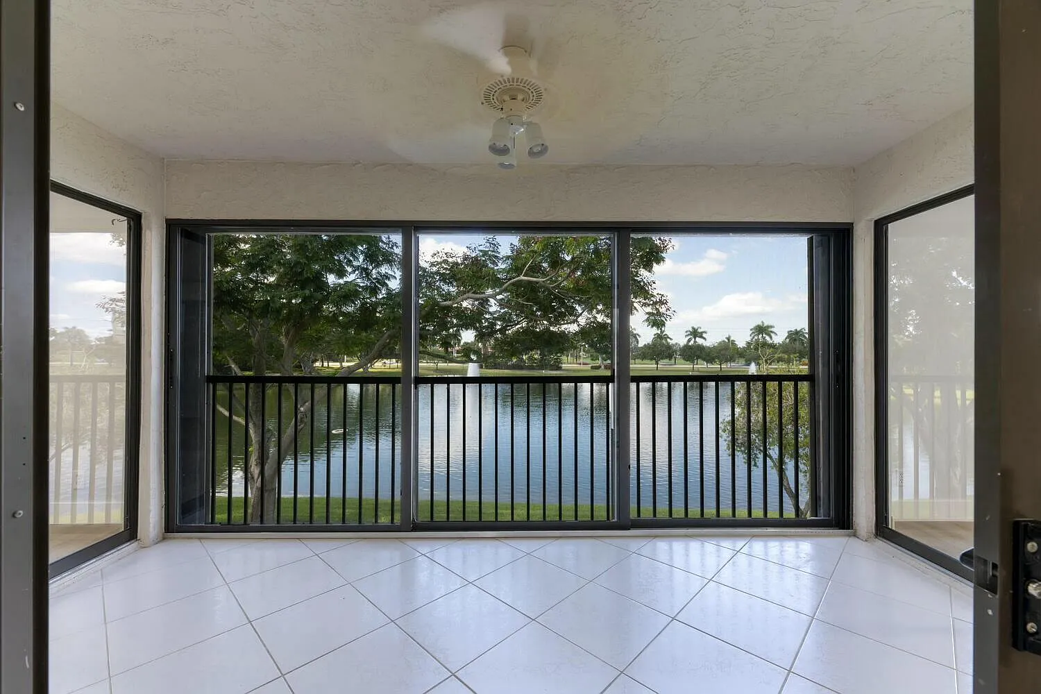 3 bed, 2.0 bath, 2186 sqft, $4,150 — Photo 2