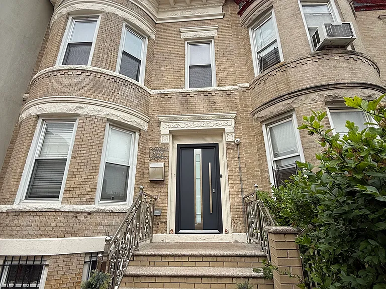 262 Rochester Ave #2 — Photo 15