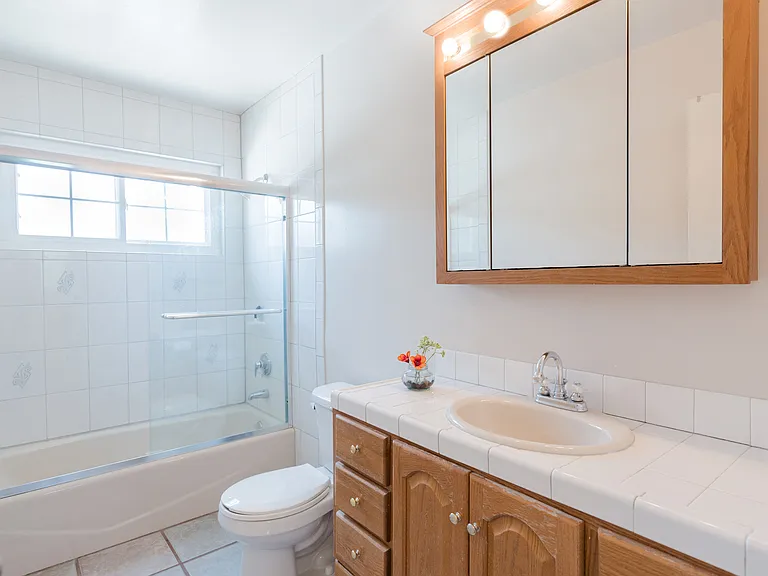 2nd bathroom