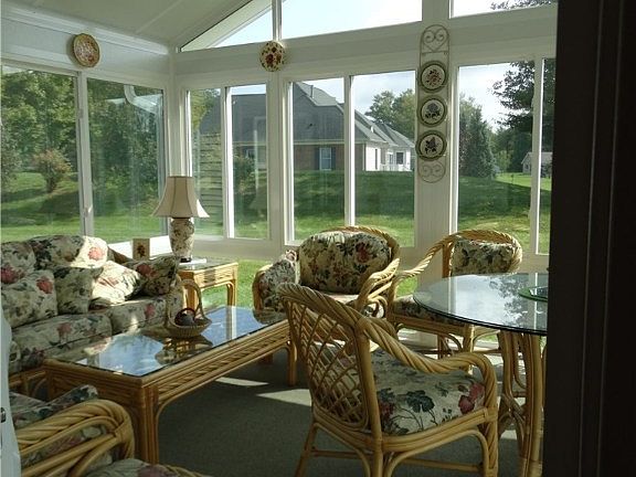 3rd image of 305 Woodland Way