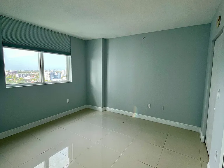 1871 NW South River Dr #1906 — Photo 3