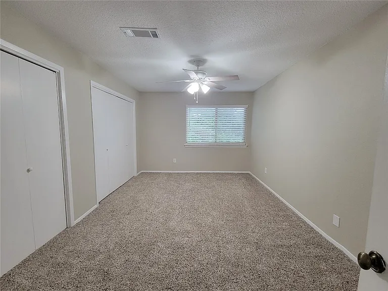3923 Old Oaks Dr #1 — Photo 11