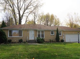 221 Siegfried Dr, Williamsville, NY 14221