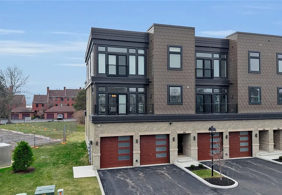 240 Lakefront Blvd