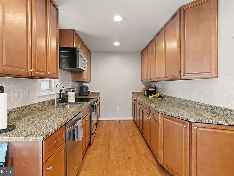 8573 Tyrolean Way — Photo 9
