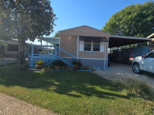 39 E Sunset Dr, Kerrville, TX 78028
