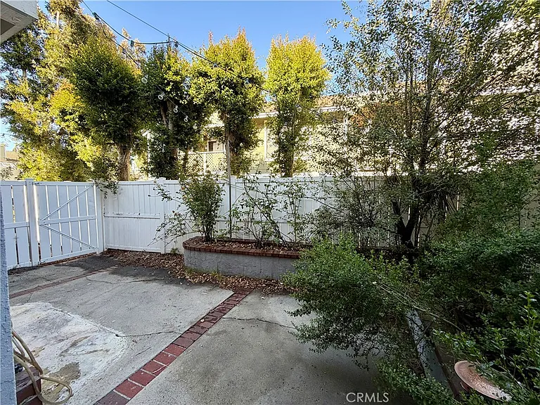60 Coventry Ln — Photo 10