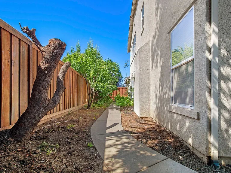 991 Zephyr Ln — Photo 68
