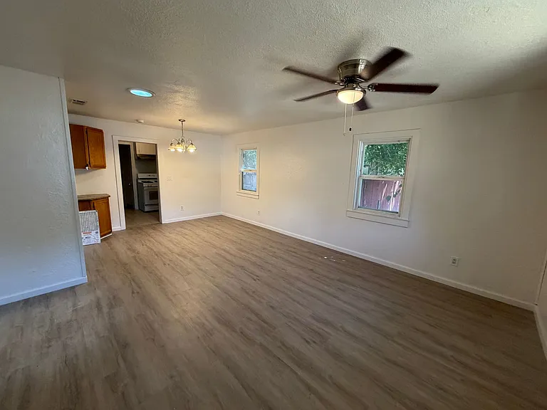 2622 Gary Way — Photo 2