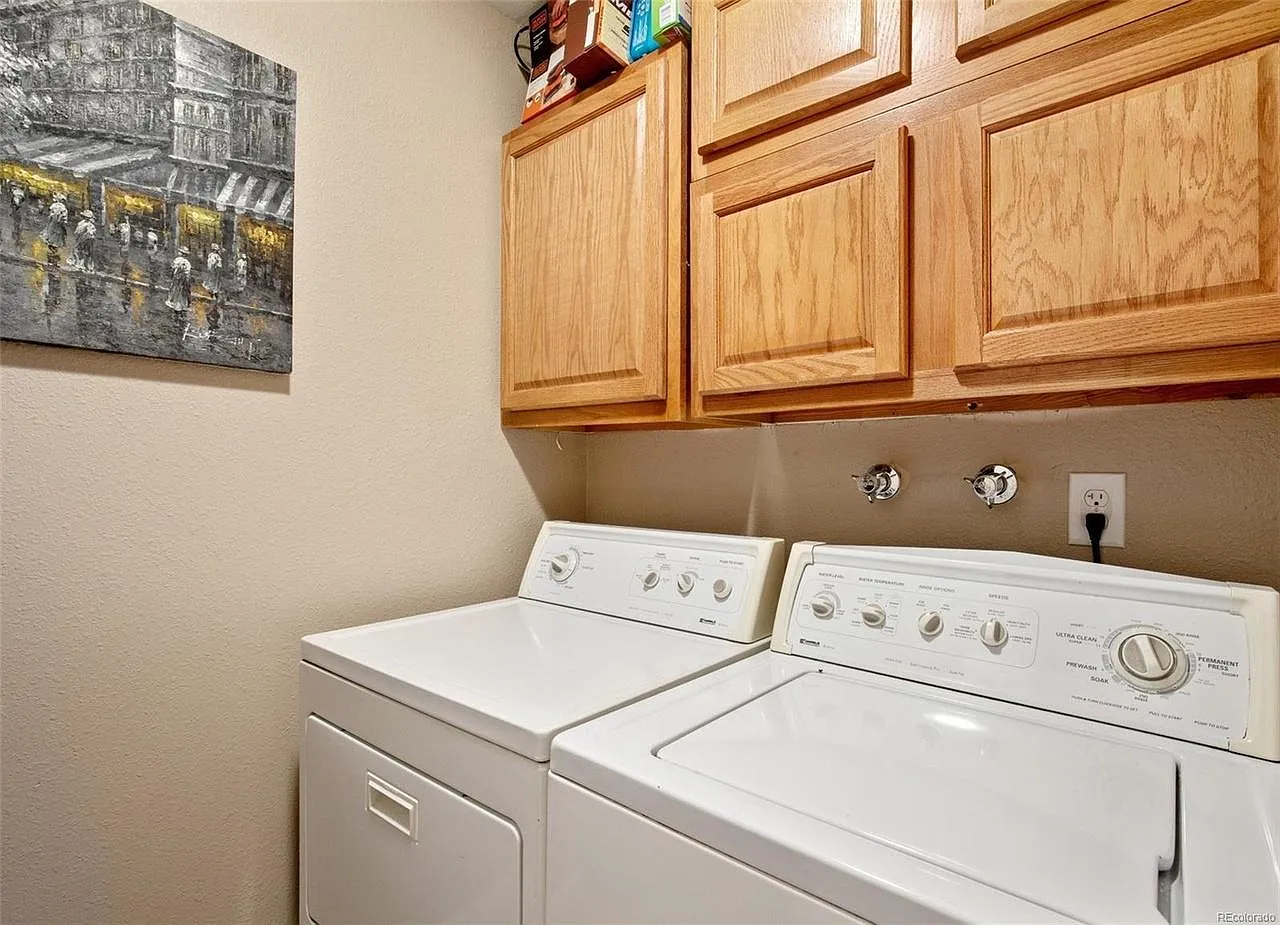 600 Manhattan Dr — Photo 4