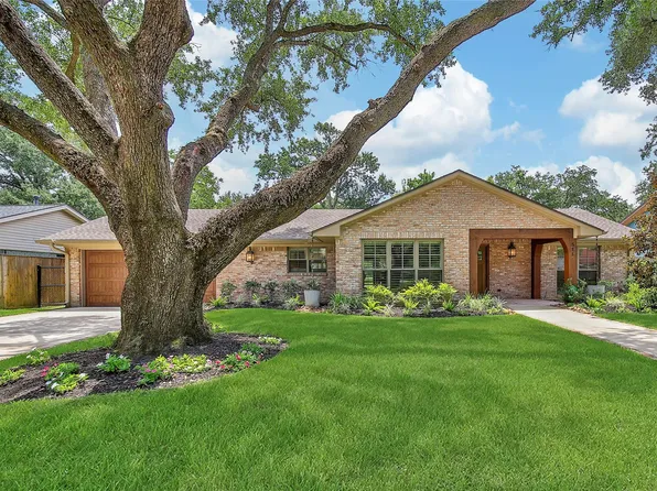 511 S Pecan Dr, Tomball, TX 77375