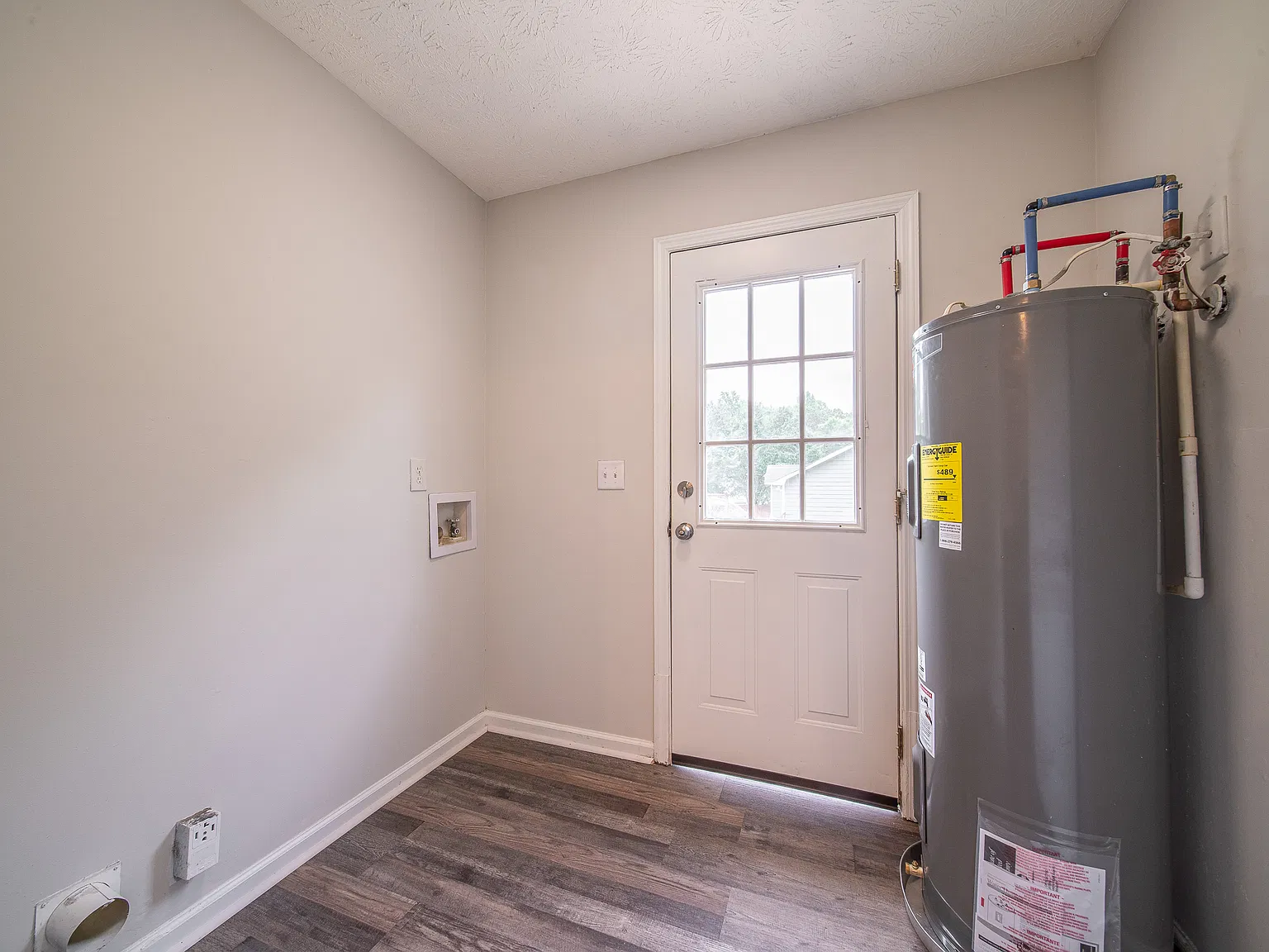 3 bed, 1307 sqft, $1,650 — Photo 4