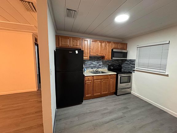 5th image of 1312 Edgewood Terrace