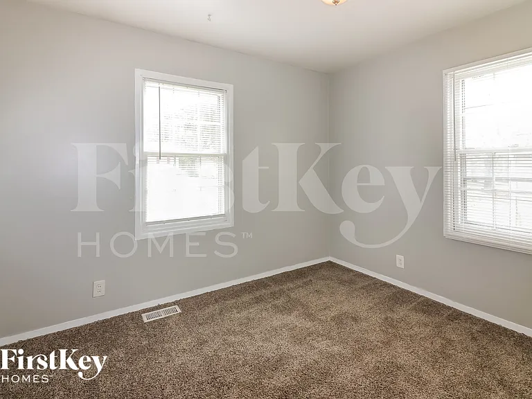 9312 Stark Ave — Photo 12