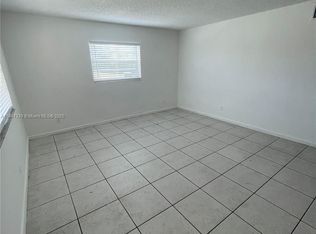 6034 SW 37th St #9, Hollywood, FL 33023