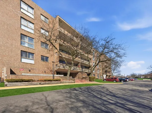 5 E Carriageway Dr APT 308, Hazel Crest, IL 60429