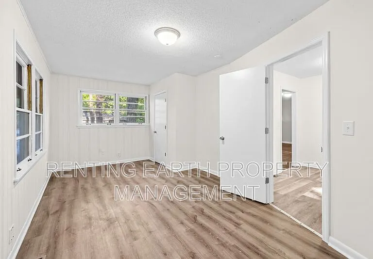 1128 Cardwell Ln — Photo 9