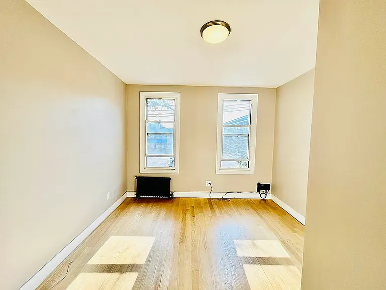 60-18 54th Pl #2R — Photo 3