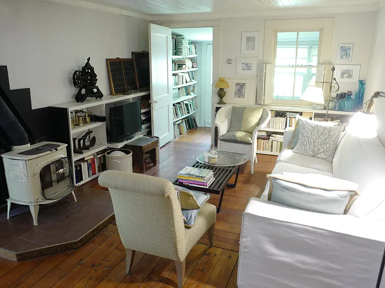Oak Ln — Photo 22