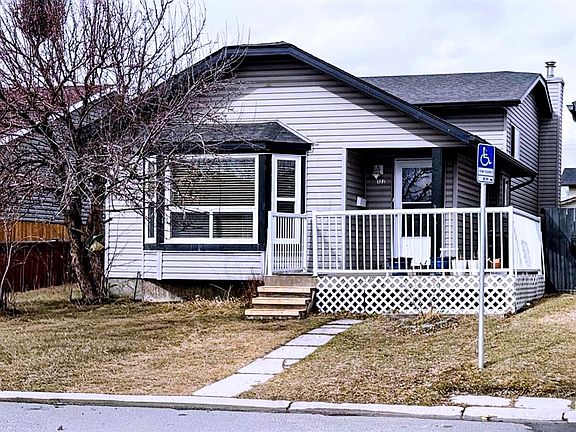 2nd image of 127 Whitehaven Rd NE