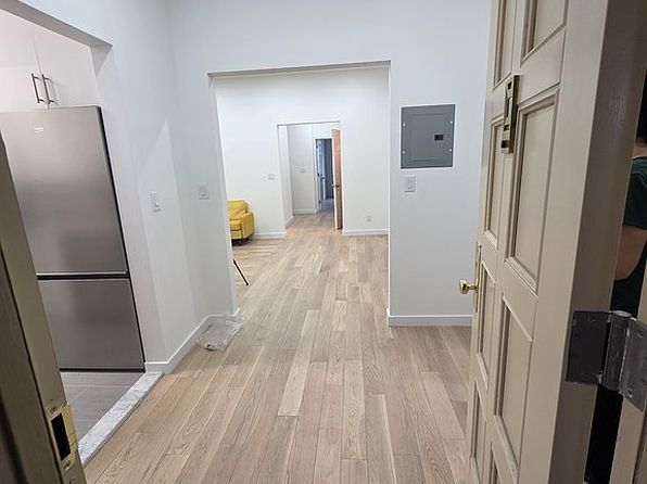 4342 45th St APT 1G