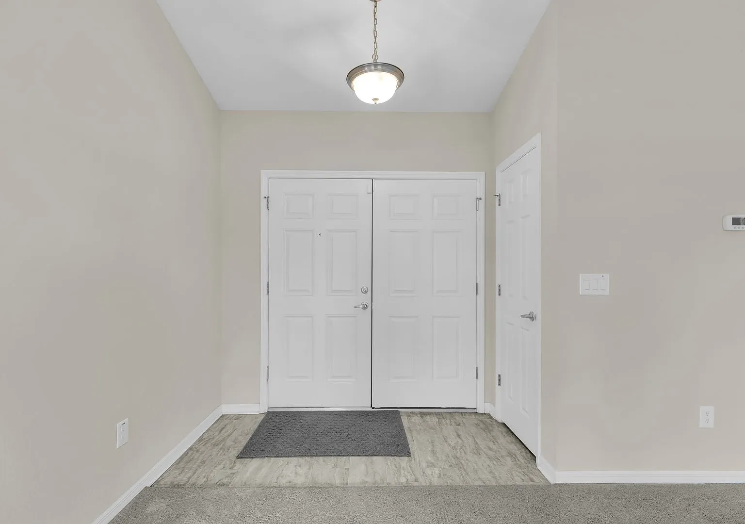 Beautiful 3/2/2 House for Rent. Available Now! — Photo 3