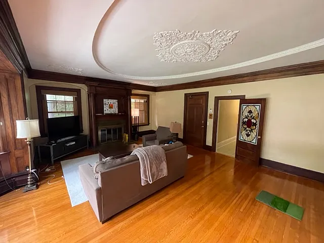1340 East Ave #1 — Photo 3