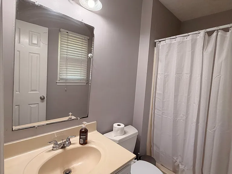917 Tavistock Pl — Photo 13