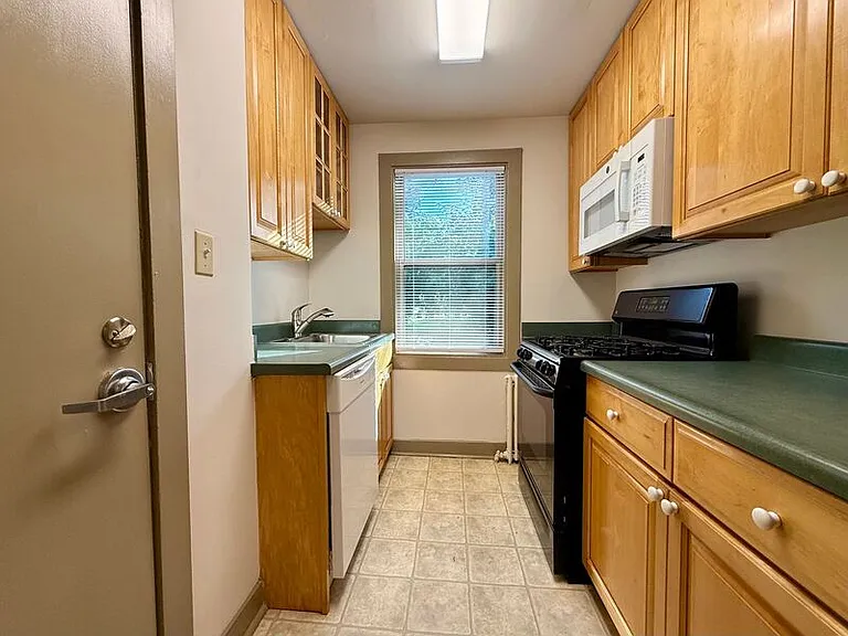 1400 Kenmore Ave #D4 — Photo 6
