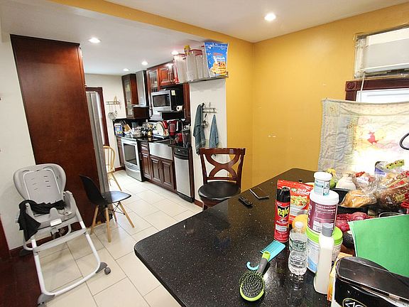 3rd image of 11175 158th St