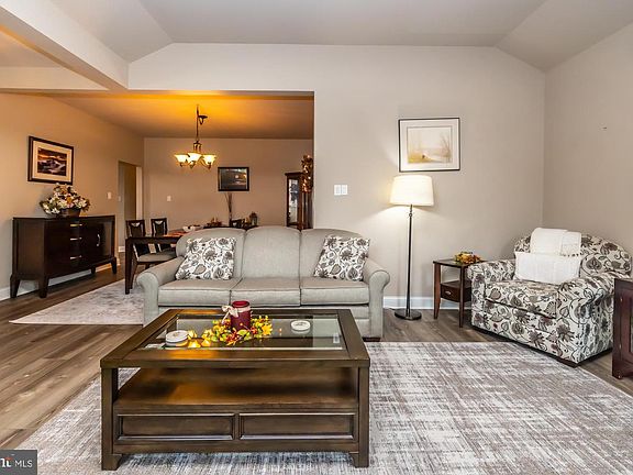 5th image of 1105 Hulnick Rd #438-77
