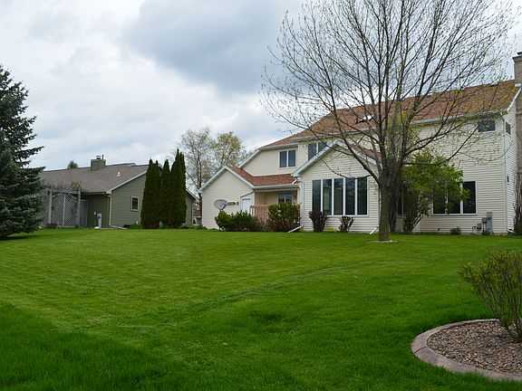 3rd image of 1334 Applewood Dr