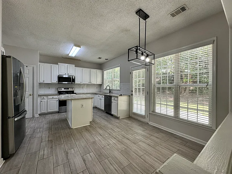 3535 Ridgefair Dr — Photo 9