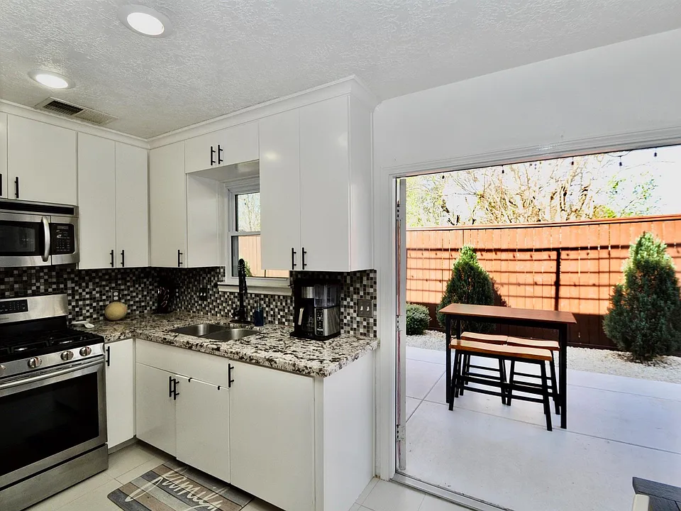 3330 Beran Dr