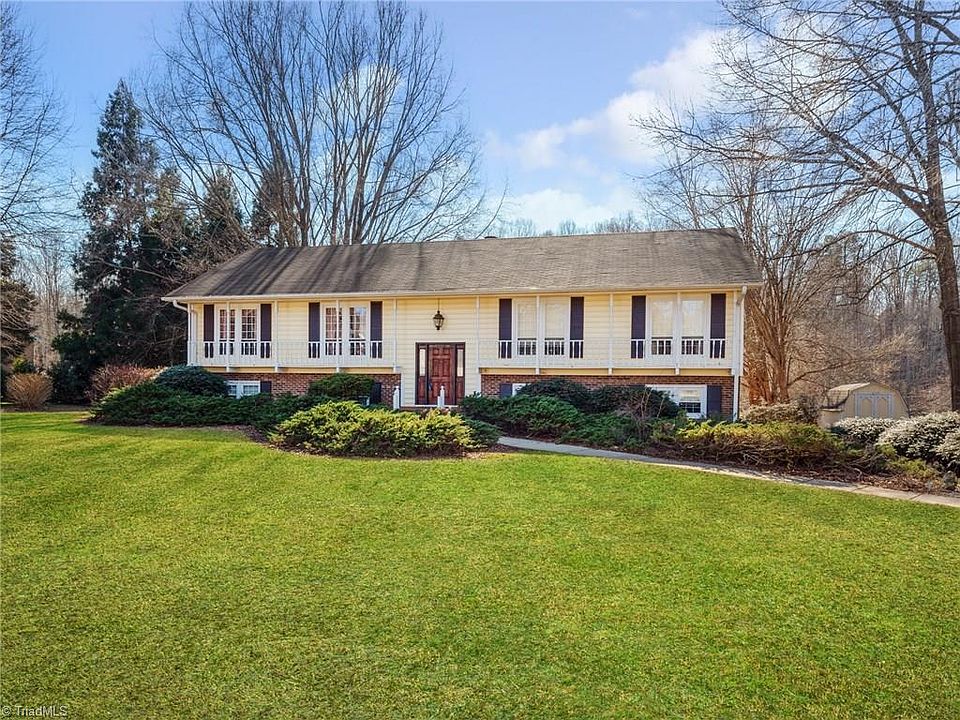 1st image of 272 Riverwood Dr
