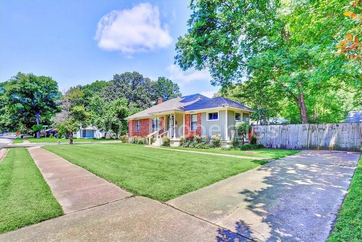 3 bed, 1249 sqft, $1,625 — Photo 4