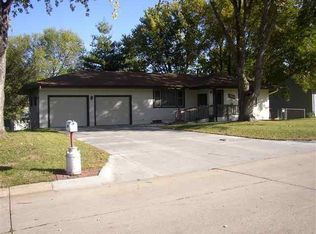 7904 Himebaugh Ave, Omaha, NE 68134