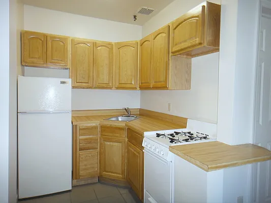 Rented by Balass Ralph, LREB | media 22