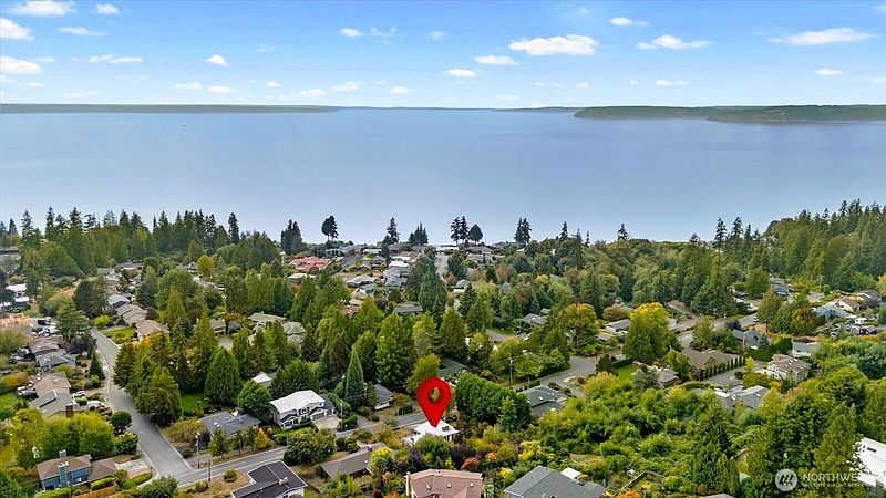2nd image of 17207 76th Avenue W