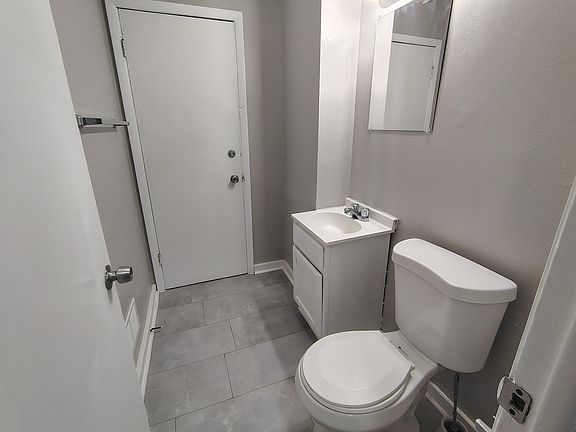 4th image of 2433 Jonathan Ave #9