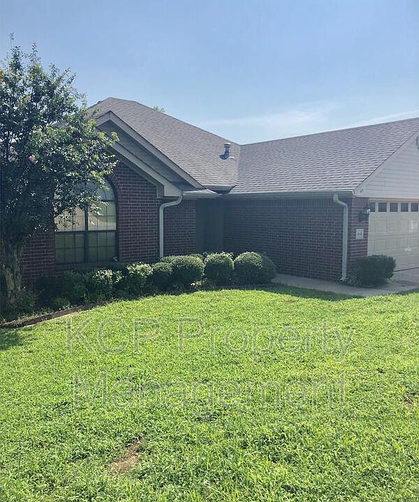 1st image of 305 Northridge Dr