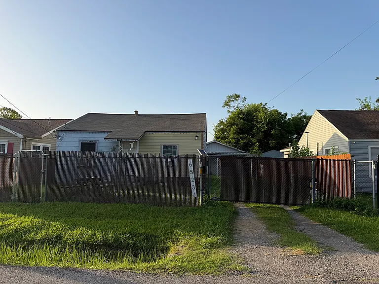 6523 Eagle Pass St — Photo 9