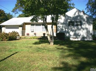63 Maple Rd, Rocky Point, NY 11778