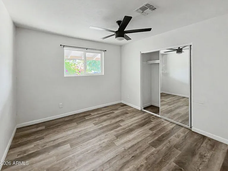 1542 W 5th Pl — Photo 15
