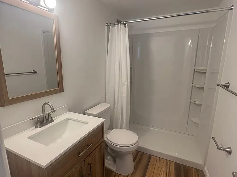 628 Steele Street — Photo 8