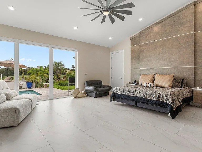 11164 Boca Woods Ln — Photo 17