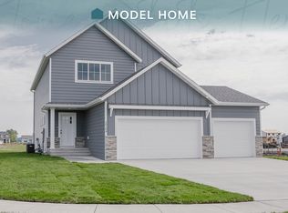 10104 Concord Dr, Horace, ND 58047