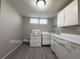 2049 Worthington Ave APT B, Lincoln, NE 68502