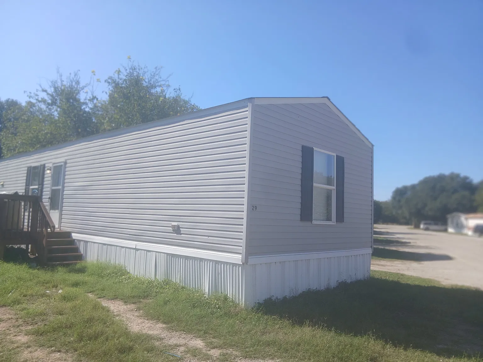 3 bed, 1300 sqft, $1,049 — Photo 2